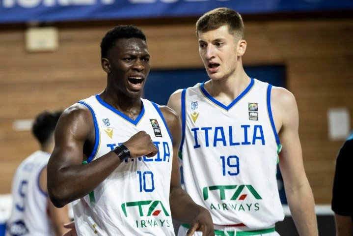 Atamah e Zanetti esultano durante il match by Italbasket