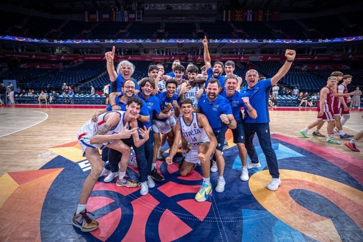 La gioia del team Azzurro, terzo agli EuroBasket U18M